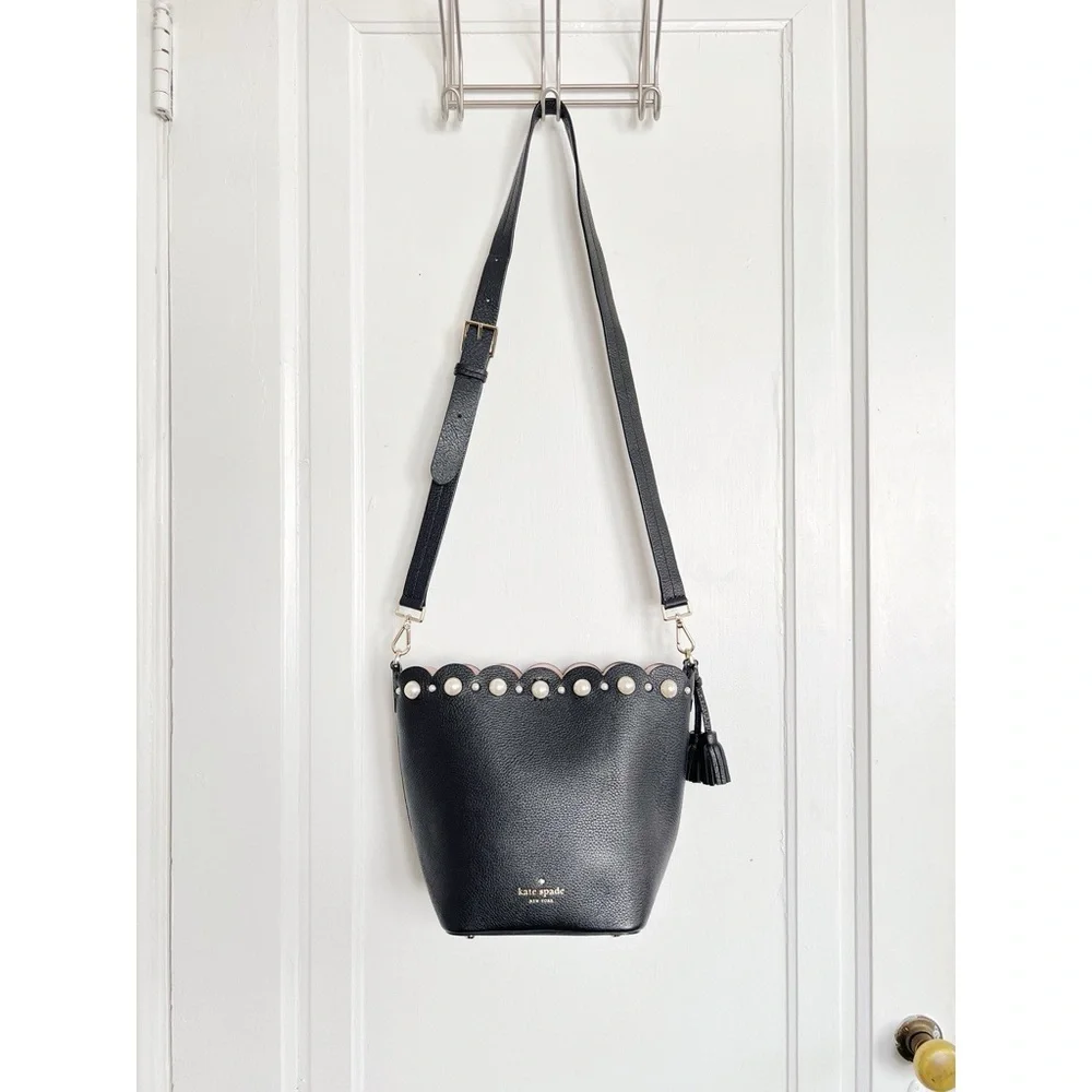 Kate Spade • Hayes Street Pearl Vanessa Bucket Bag black pebbled leather purse